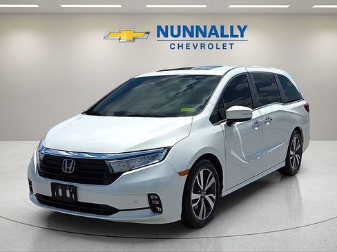 Used 2023 Honda Odyssey Touring image 1
