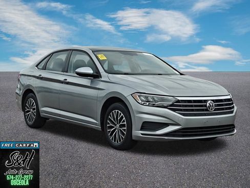 Used 2021 Volkswagen Jetta SE FWD image 3