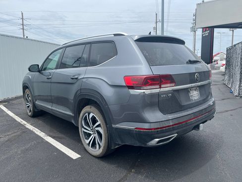Used 2023 Volkswagen Atlas SEL AWD/4WD image 2