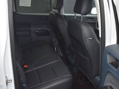 New 2025 Ford Maverick Lariat w/ Black Appearance Package image 16