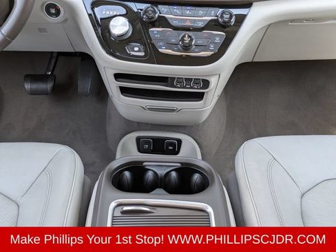 Certified 2021 Chrysler Pacifica Touring-L w/ Premium & Safety Sphere Group FWD image 18