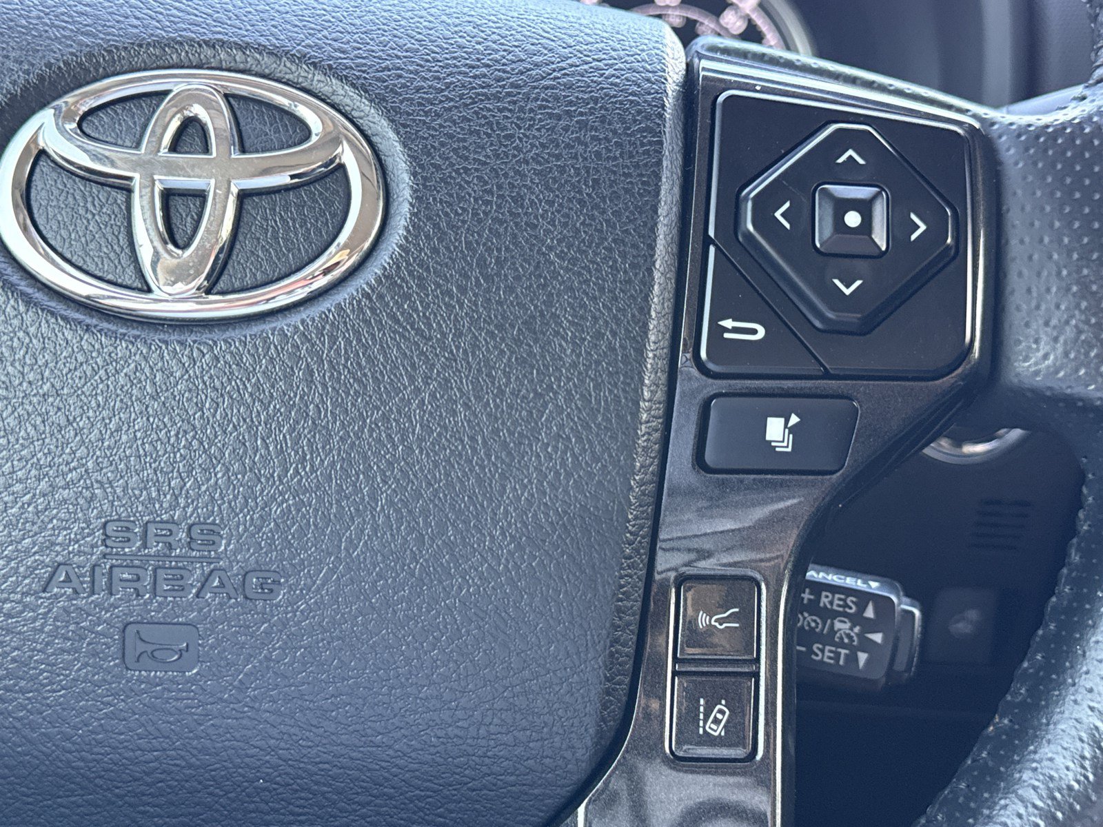 Used 2023 Toyota 4Runner TRD Off-Road Premium w/ Moonroof Package AWD/4WD image 23