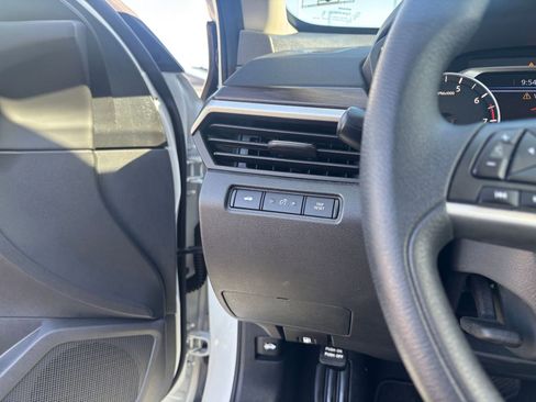 Used 2025 Nissan Altima 2.5 SV image 33