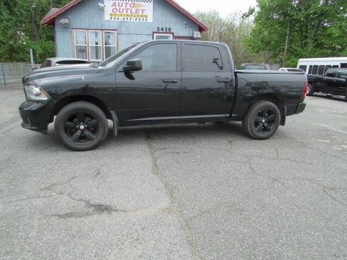 Used 2014 RAM 1500 Express w/ Black Ram 1500 Express Group AWD/4WD image 5