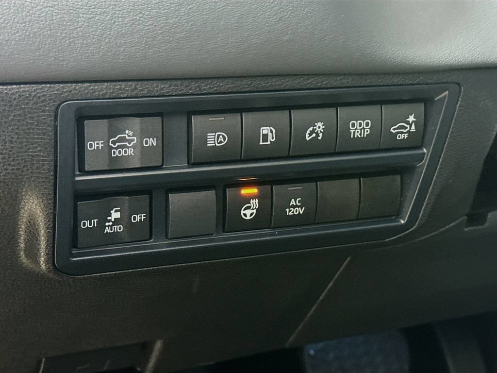 Used 2025 Toyota Tundra Platinum AWD/4WD image 11