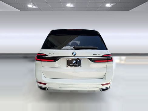 Used 2026 BMW X7 xDrive40i AWD/4WD image 9