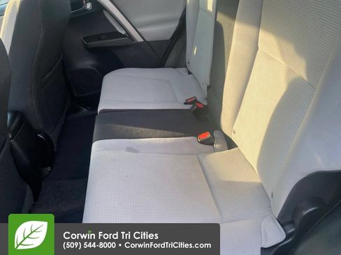 Used 2017 Toyota RAV4 XLE FWD image 7