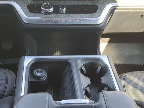 Used 2025 Ford Expedition Tremor AWD/4WD image 18