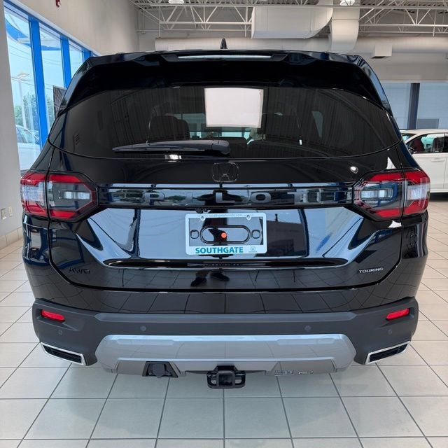 New 2026 Honda Pilot Touring image 4