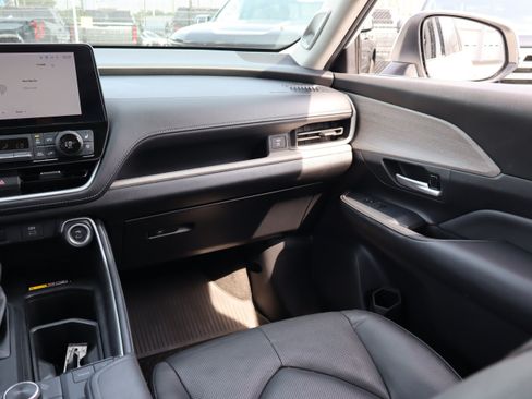 Used 2024 Toyota Grand Highlander AWD image 14