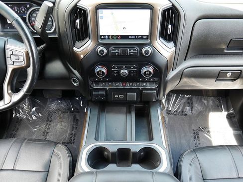 Used 2022 Chevrolet Silverado 1500 High Country w/ Technology Package AWD/4WD image 21