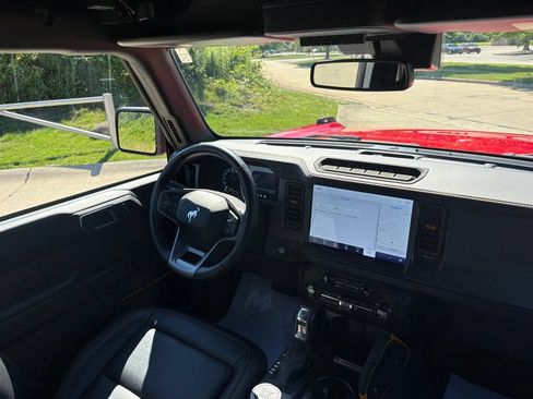 Used 2024 Ford Bronco Badlands w/ Sasquatch Package AWD/4WD image 37