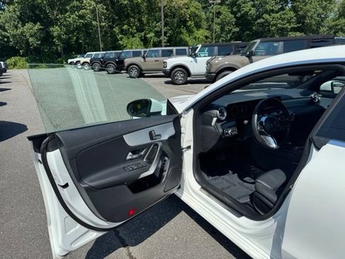 Used 2025 Mercedes-Benz CLA 250 4MATIC image 12