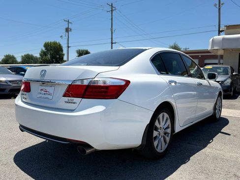 Used 2015 Honda Accord Touring image 4