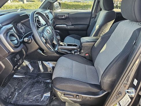 Used 2023 Toyota Tacoma TRD Off-Road image 23