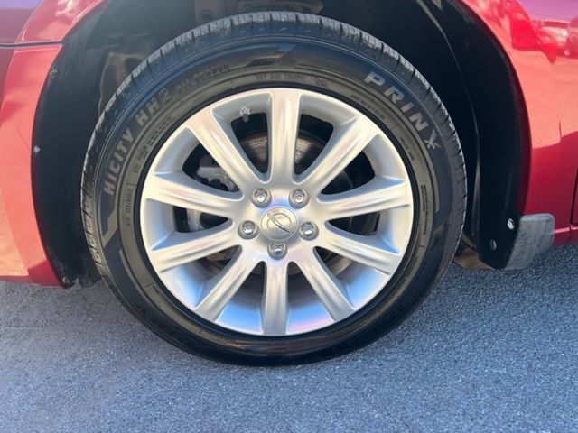 Used 2013 Chrysler 200 Touring FWD image 8