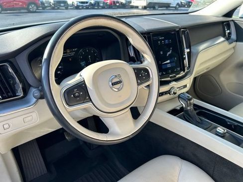Used 2018 Volvo XC60 T5 Momentum w/ Vision Package AWD/4WD image 20