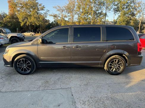 Used 2017 Dodge Grand Caravan SE image 8