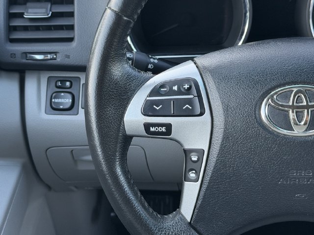Used 2012 Toyota Highlander Limited w/ Tow Pkg FWD image 15