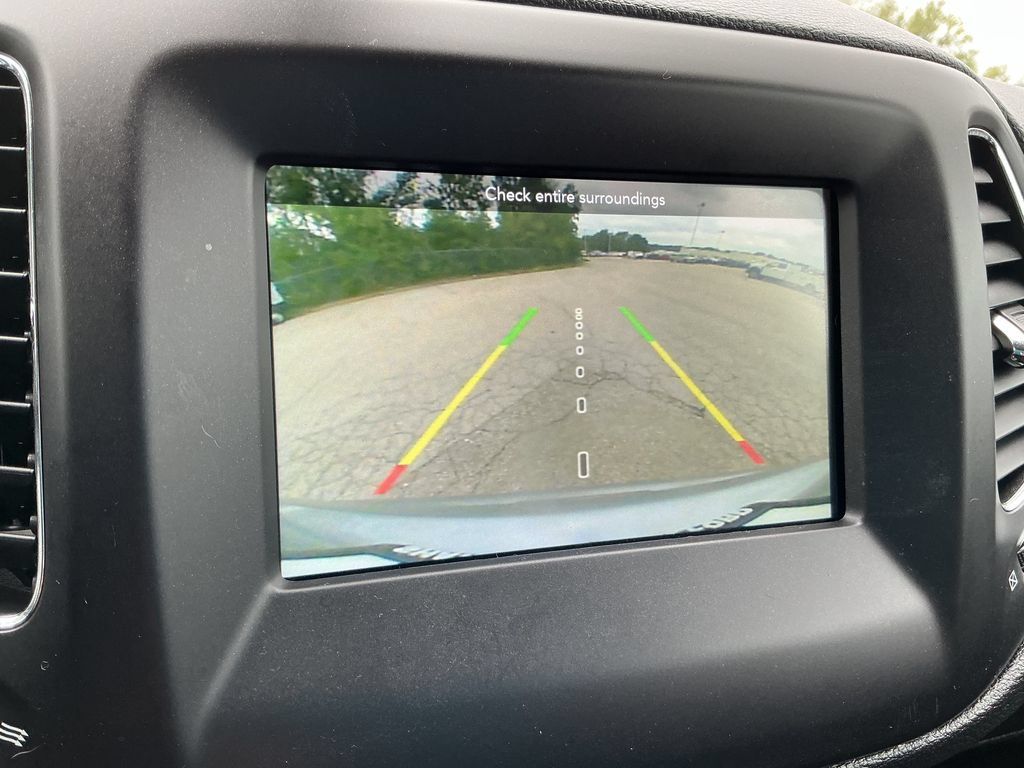 Used 2019 Jeep Compass Latitude AWD/4WD image 26