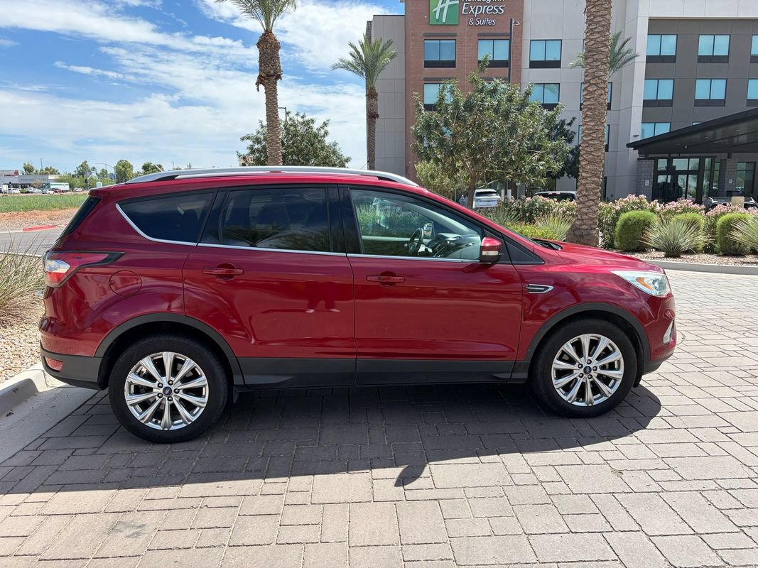 Used 2017 Ford Escape Titanium FWD image 2