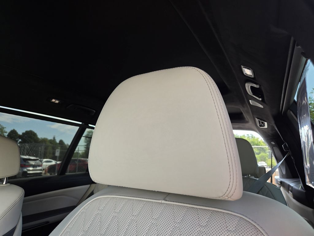 Certified 2024 BMW X7 M60i w/ Executive Package AWD/4WD image 18