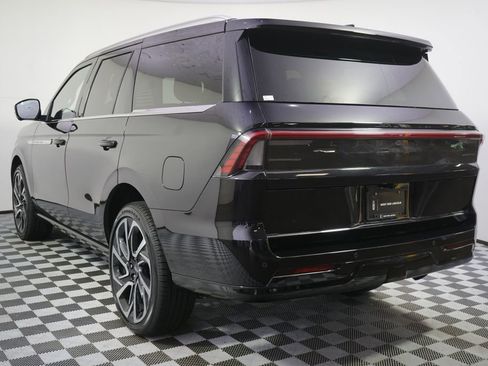 New 2026 Lincoln Navigator Reserve AWD/4WD image 4
