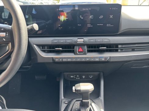 Used 2025 Kia K4 LXS image 17