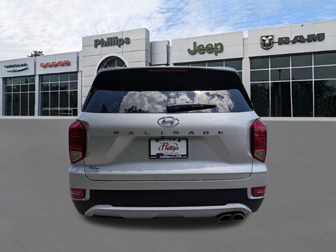 Used 2021 Hyundai Palisade SE FWD image 4