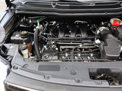 Used 2018 Ford Explorer XLT AWD/4WD image 40
