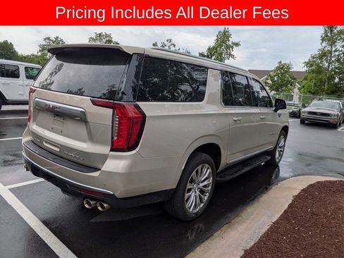 Used 2022 GMC Yukon XL Denali AWD/4WD image 6