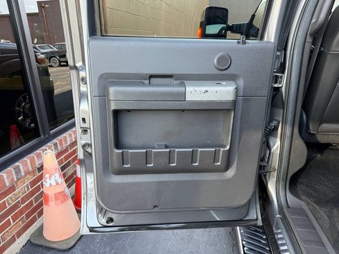 Used 2011 Ford F250 Lariat w/ Lariat Interior Pkg AWD/4WD image 19