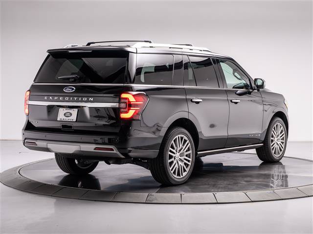Used 2023 Ford Expedition Platinum AWD/4WD image 5