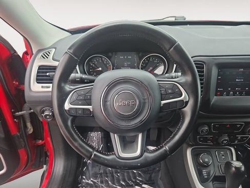 Used 2019 Jeep Compass Latitude AWD/4WD image 12