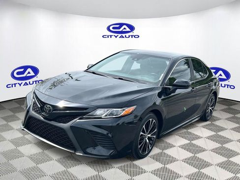 Used 2020 Toyota Camry SE image 9