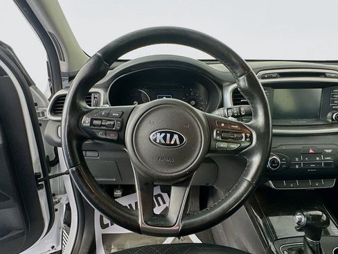 Used 2017 Kia Sorento EX FWD image 11