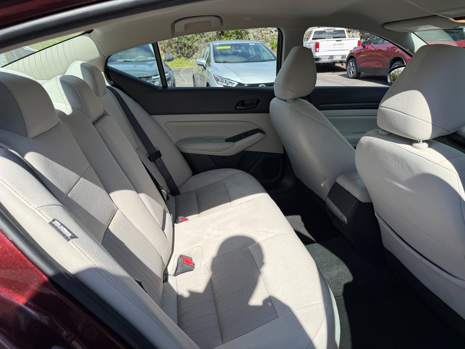 Used 2025 Nissan Altima 2.5 SV FWD image 19
