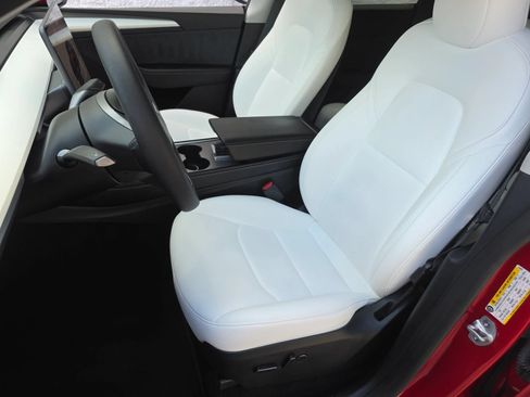 Used 2023 Tesla Model Y Long Range AWD/4WD image 11