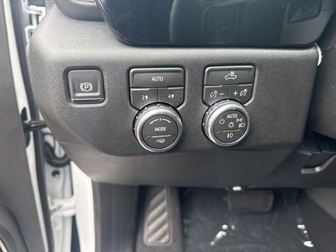 New 2026 GMC Sierra 1500 Elevation image 15