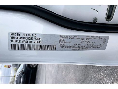 Certified 2024 Jeep Compass Limited image 36