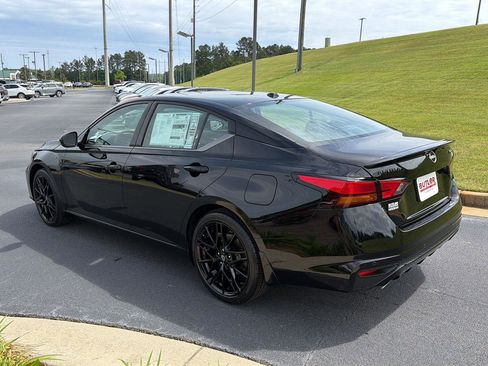 New 2026 Nissan Altima 2.5 SR w/ SR Midnight Edition Package FWD image 4