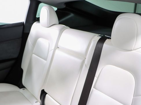 Used 2024 Tesla Model Y Long Range image 22