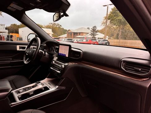 Used 2020 Ford Explorer Limited w/ Class III Trailer Tow Package AWD/4WD image 30