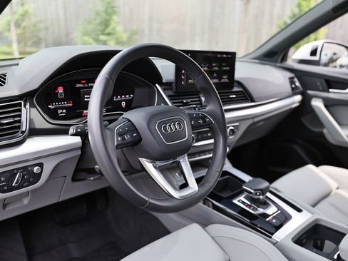 Used 2023 Audi Q5 2.0T Prestige w/ Prestige Package AWD/4WD image 19