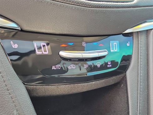 Used 2017 Cadillac XT5 Luxury image 31