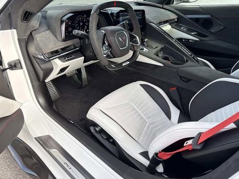 Used 2023 Chevrolet Corvette Z06 w/ Z07 Performance Package image 9