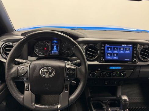Used 2021 Toyota Tacoma TRD Off-Road AWD/4WD image 18