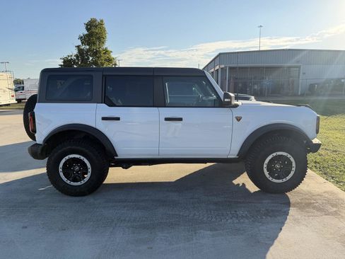 Certified 2024 Ford Bronco Badlands AWD/4WD image 3