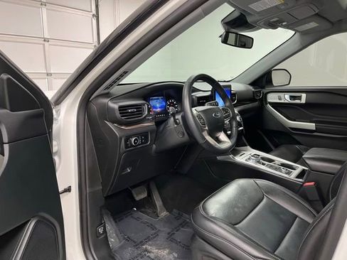 Used 2023 Ford Explorer Limited w/ Equipment Group 301A AWD/4WD image 20