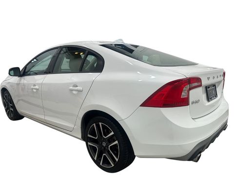 Used 2017 Volvo S60 T5 Dynamic image 6
